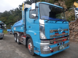 画像：新型ダンプ10トン車増車しました。1