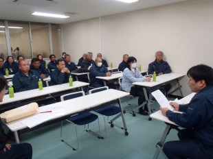画像：12/13社内安全会議2