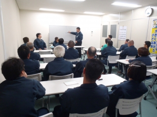 画像：平成２８年４月度社内安全会議開催2