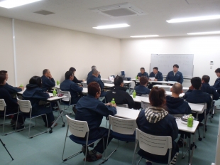画像：平成28年11月度社内安全会議開催2